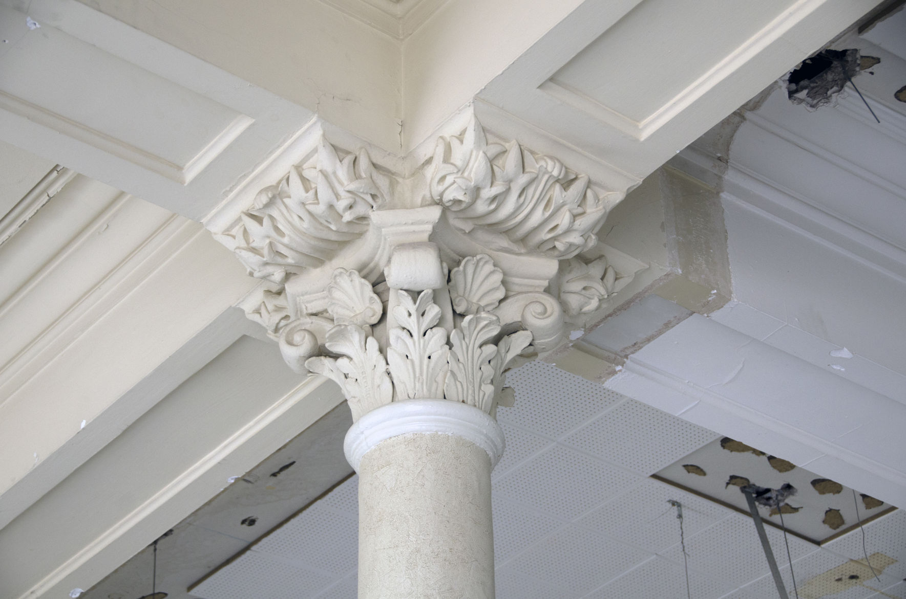 Corinthian column